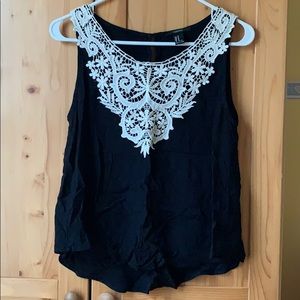 Black sleeveless flowy top
